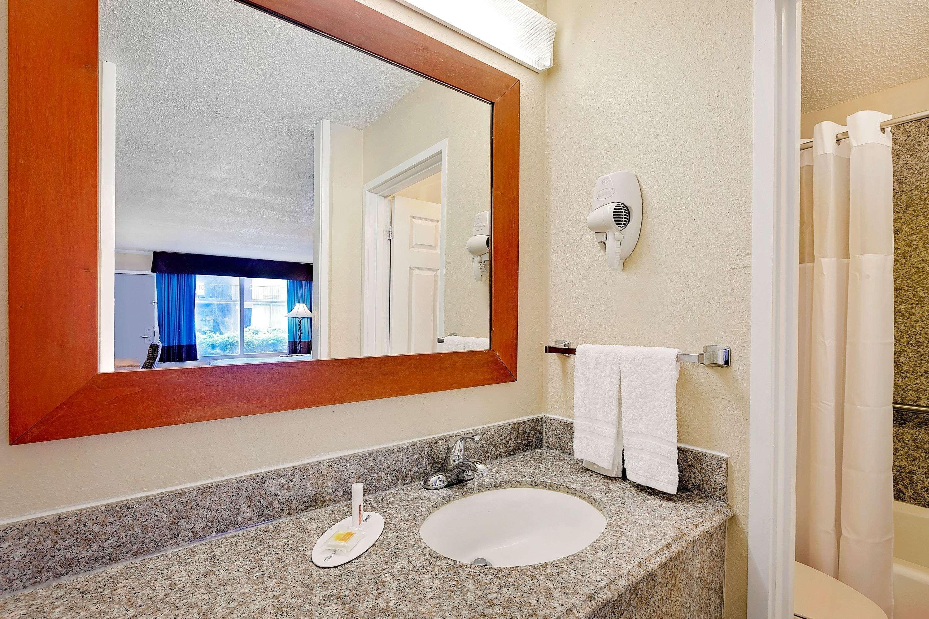 Days Inn By Wyndham Lafayette Near Lafayette Airport Exteriör bild